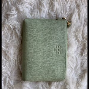 NWT Tory Burch Thea Large Zip Pouch